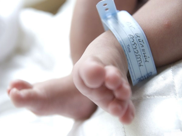 温州58岁助孕宝宝：0-6个月宝宝穿衣温度表，对应的是三温两凉的原则。